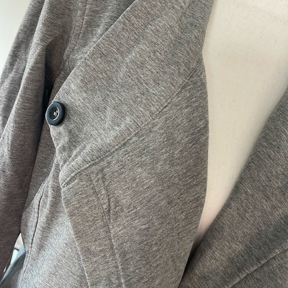 Lululemon Coat Wrap - Picture 6 of 11